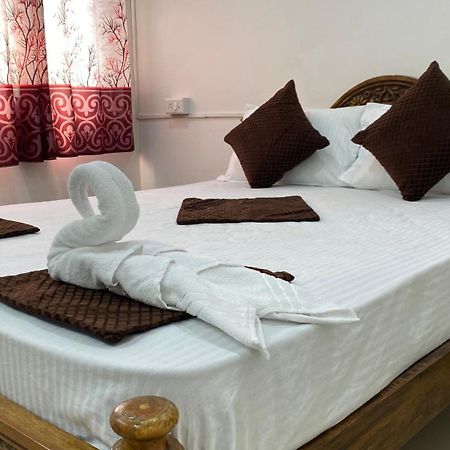 Kavieya Residency Hotel Pūrnānkuppam Bagian luar foto