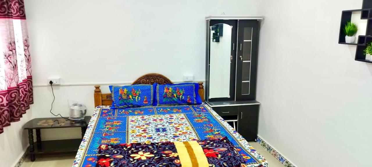 Kavieya Residency Hotel Pūrnānkuppam Bagian luar foto