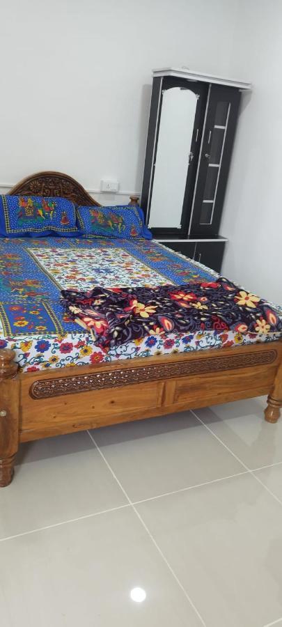 Kavieya Residency Hotel Pūrnānkuppam Bagian luar foto