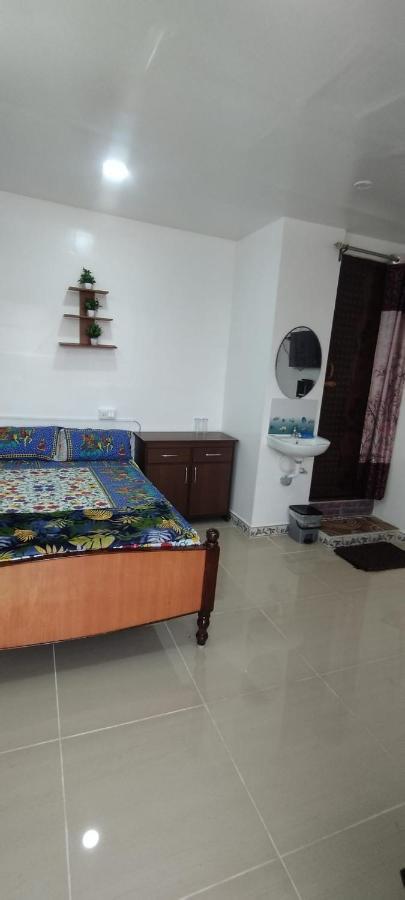 Kavieya Residency Hotel Pūrnānkuppam Bagian luar foto