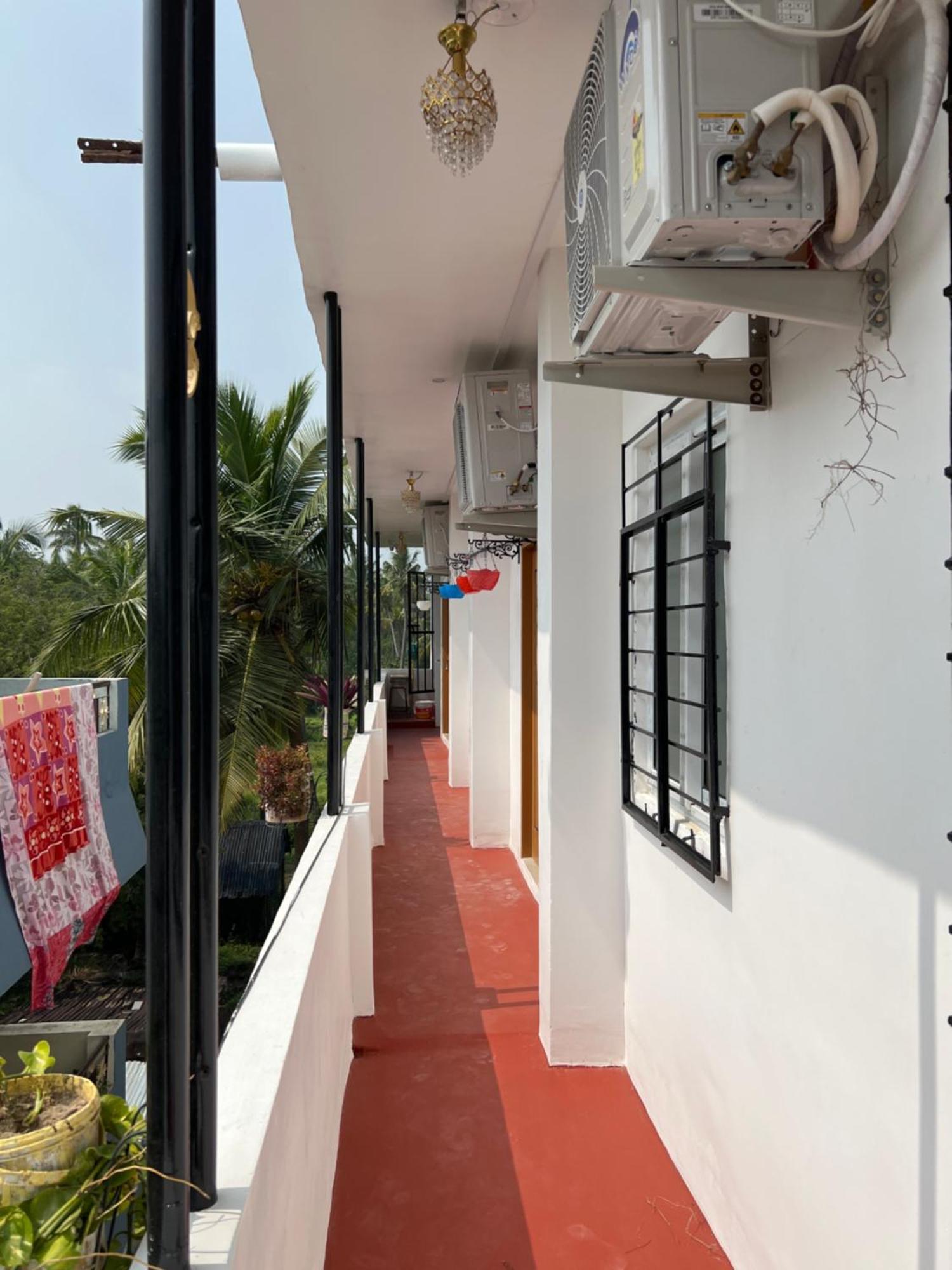 Kavieya Residency Hotel Pūrnānkuppam Bagian luar foto