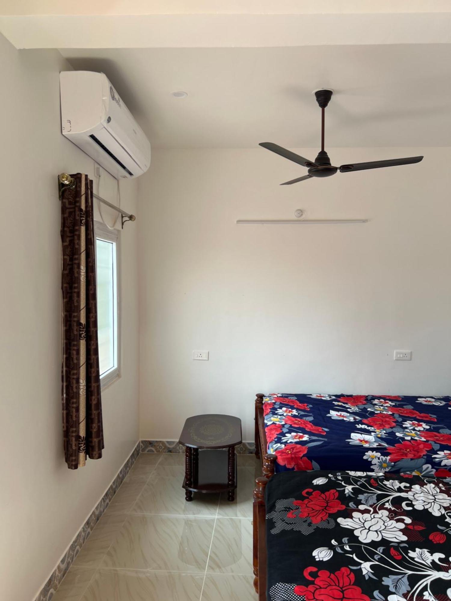 Kavieya Residency Hotel Pūrnānkuppam Bagian luar foto