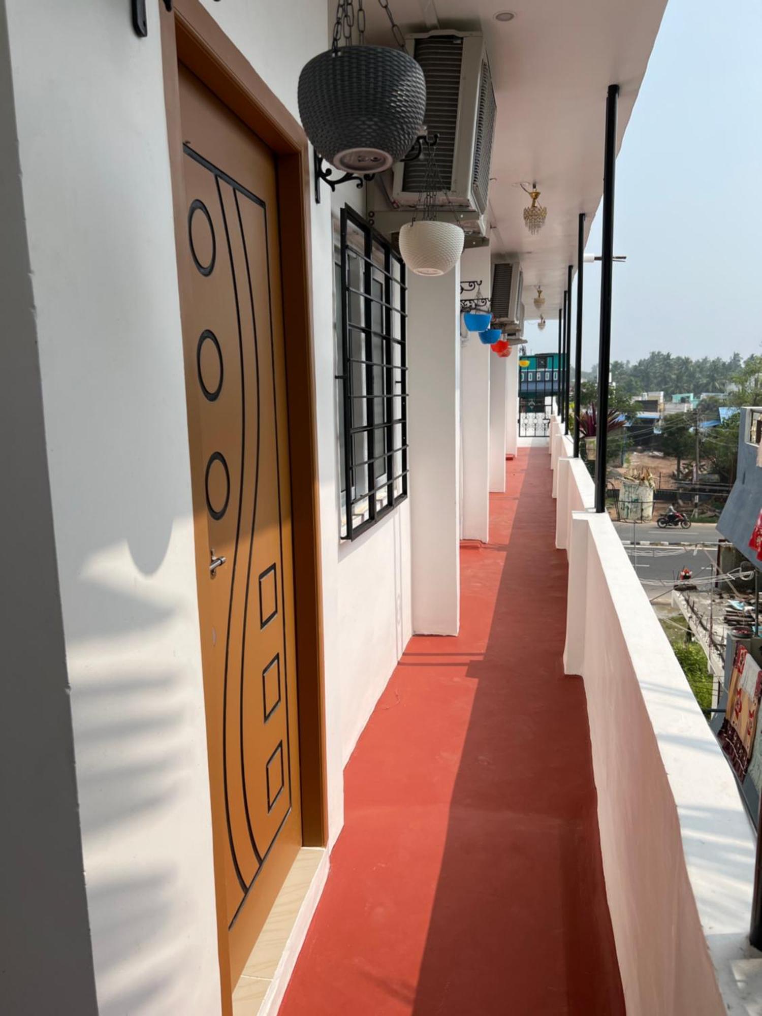 Kavieya Residency Hotel Pūrnānkuppam Bagian luar foto