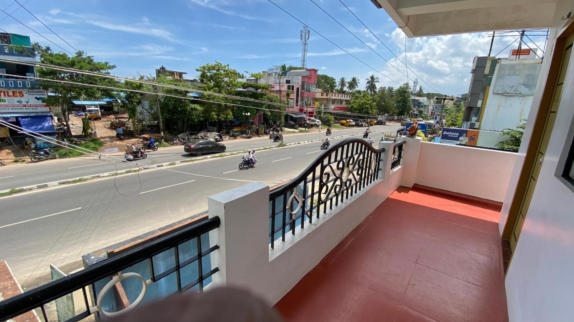 Kavieya Residency Hotel Pūrnānkuppam Bagian luar foto