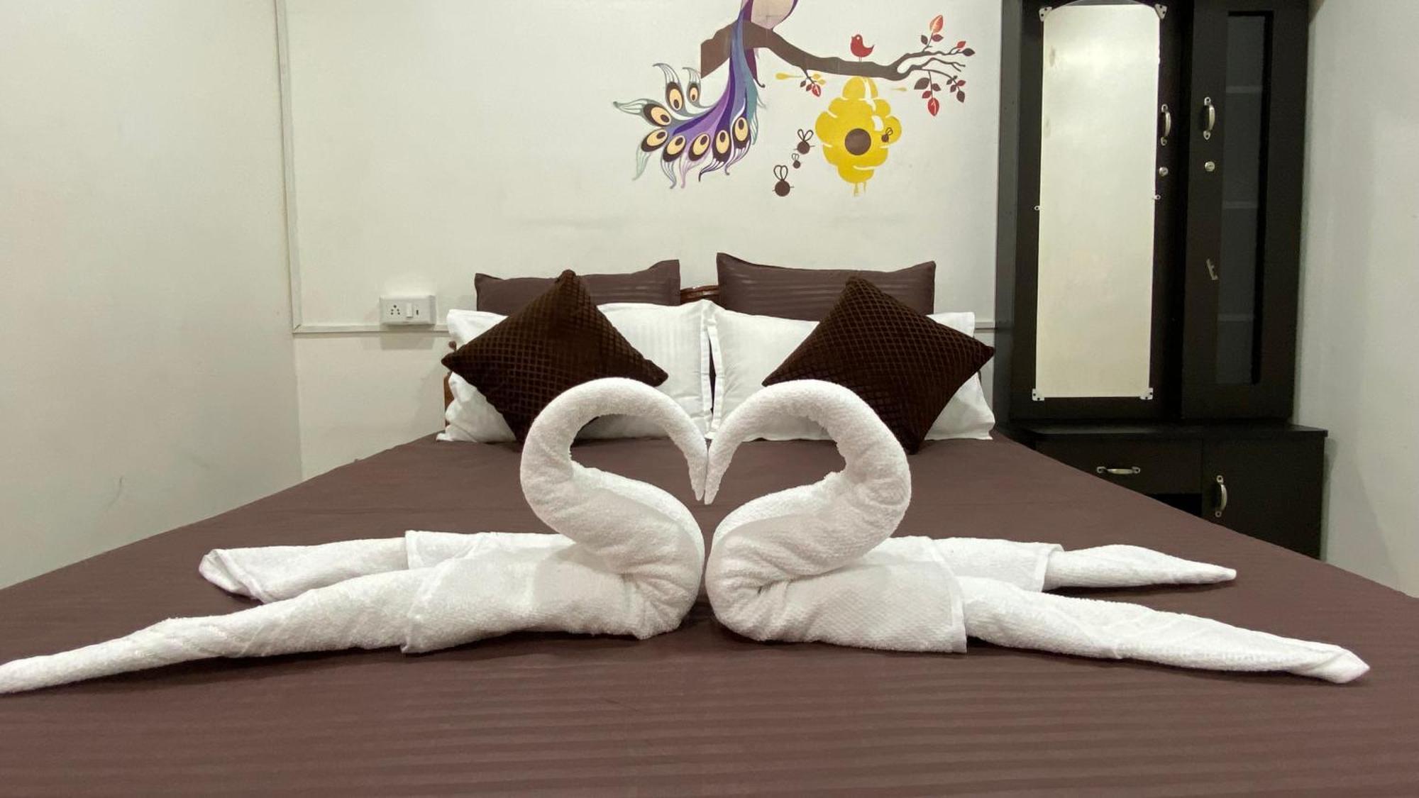 Kavieya Residency Hotel Pūrnānkuppam Bagian luar foto